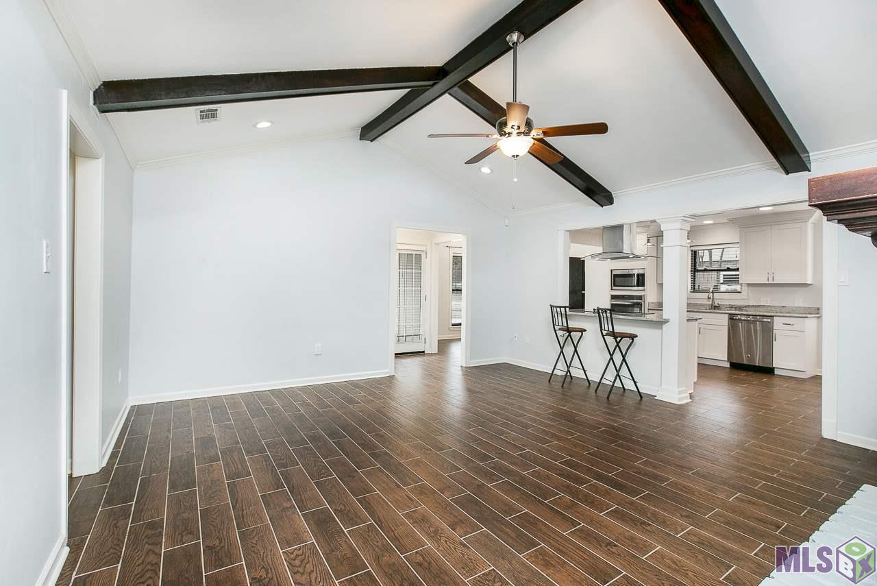 7426 Baringer Road Baton Rouge, LA 70817 - Photo 4 of 32 Living