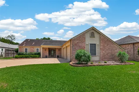 $485,000 | 6 Charleston Street South, Sugar Land, TX 77478