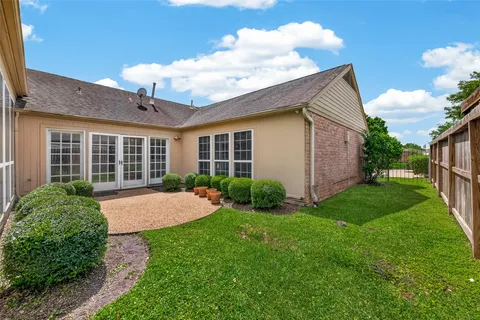 $485,000 | 6 Charleston Street South, Sugar Land, TX 77478