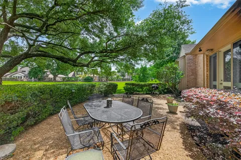 $485,000 | 6 Charleston Street South, Sugar Land, TX 77478