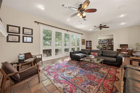 $485,000 | 6 Charleston Street South, Sugar Land, TX 77478