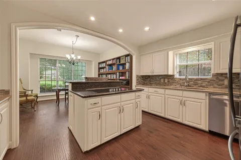 $485,000 | 6 Charleston Street South, Sugar Land, TX 77478