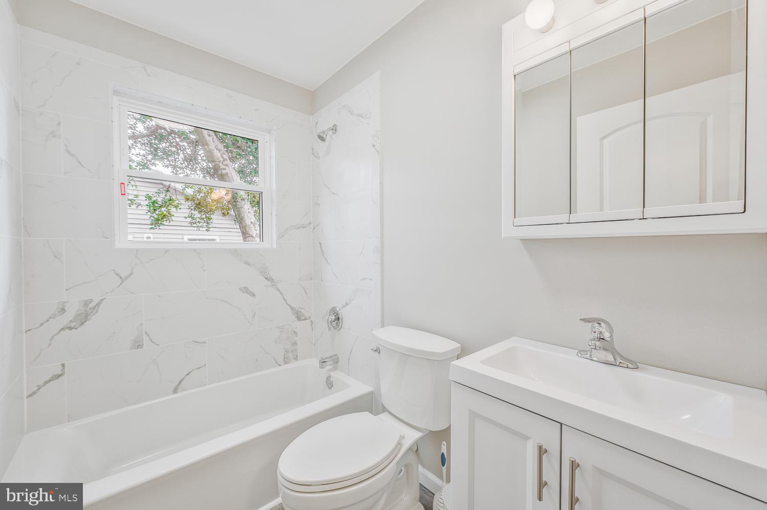 237 Candytuft Road Reisterstown, MD 21136 - Photo 21 of 34 a bathroom with a sink toilet and bathtub