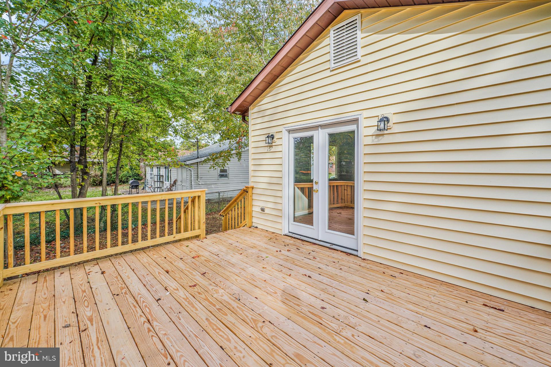 237 Candytuft Road Reisterstown, MD 21136 - Photo 5 of 34 a view of a wooden deck