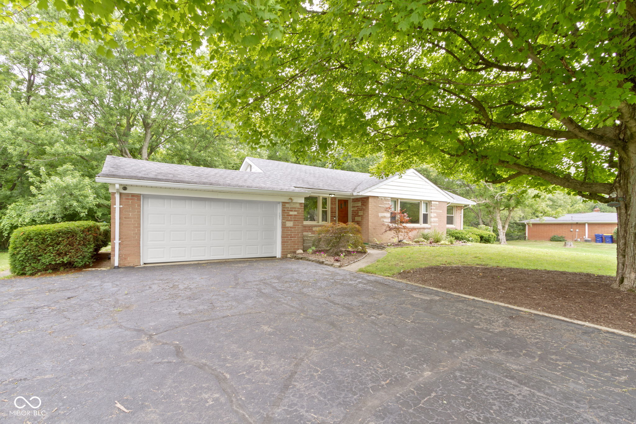 7230 Indian Lake Road Indianapolis, IN 46236 - Photo 2 of 31