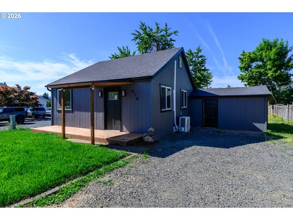$330,000 | 810 Johnson Avenue, Cottage Grove, OR 97424