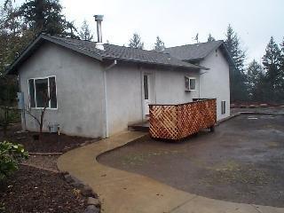 548 Mund Road St. Helena, CA 94574 - Photo 2 of 4 Gallery Image 2