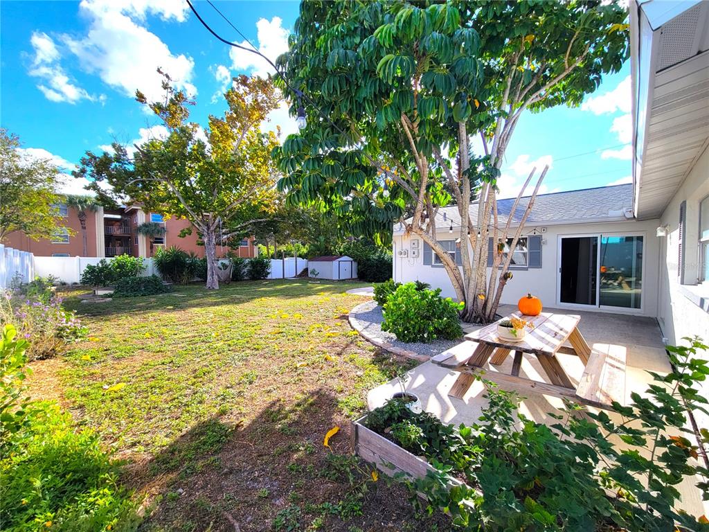 14196 Jeff Road Largo, FL 33774 - Photo 7 of 75