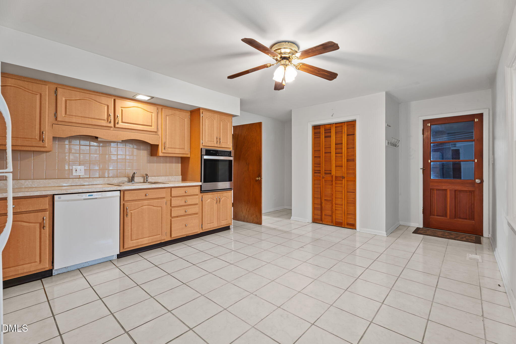 6409 Arrington Road Raleigh, NC 27607 - Photo 10 of 39 31-web-or-mls-DSC06508