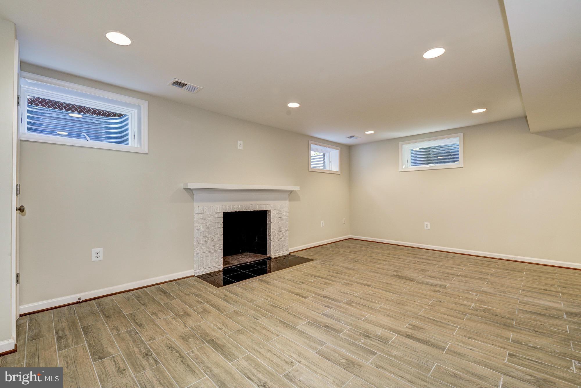 4236 Reno Road Northwest Washington, DC 20008 - Photo 18 of 23 Family Room