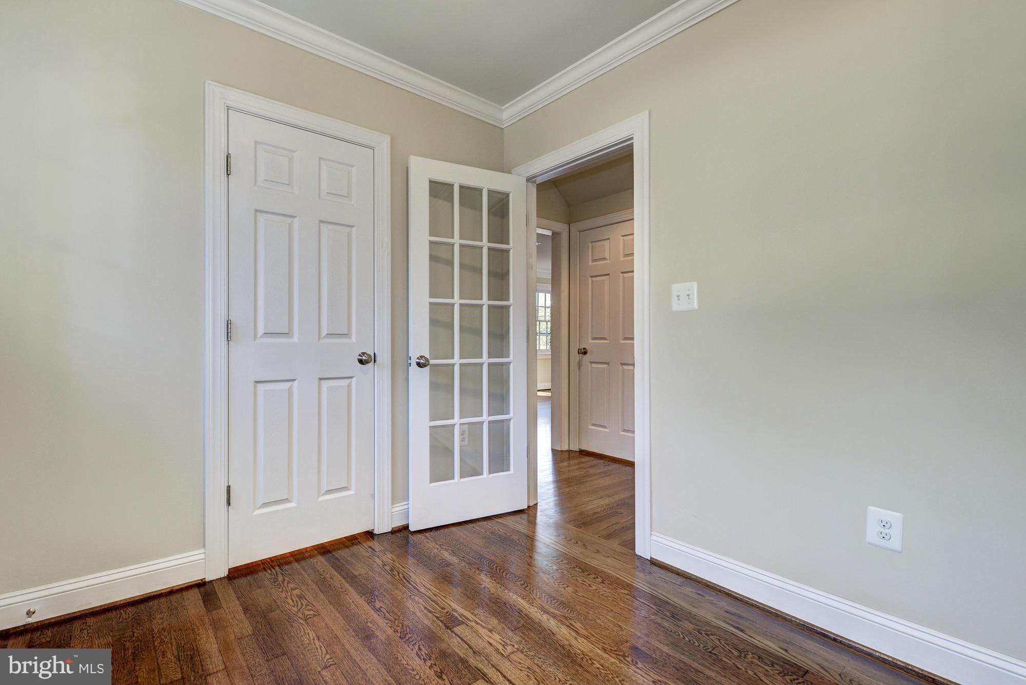 4236 Reno Road Northwest Washington, DC 20008 - Photo 5 of 23 Interior (General)