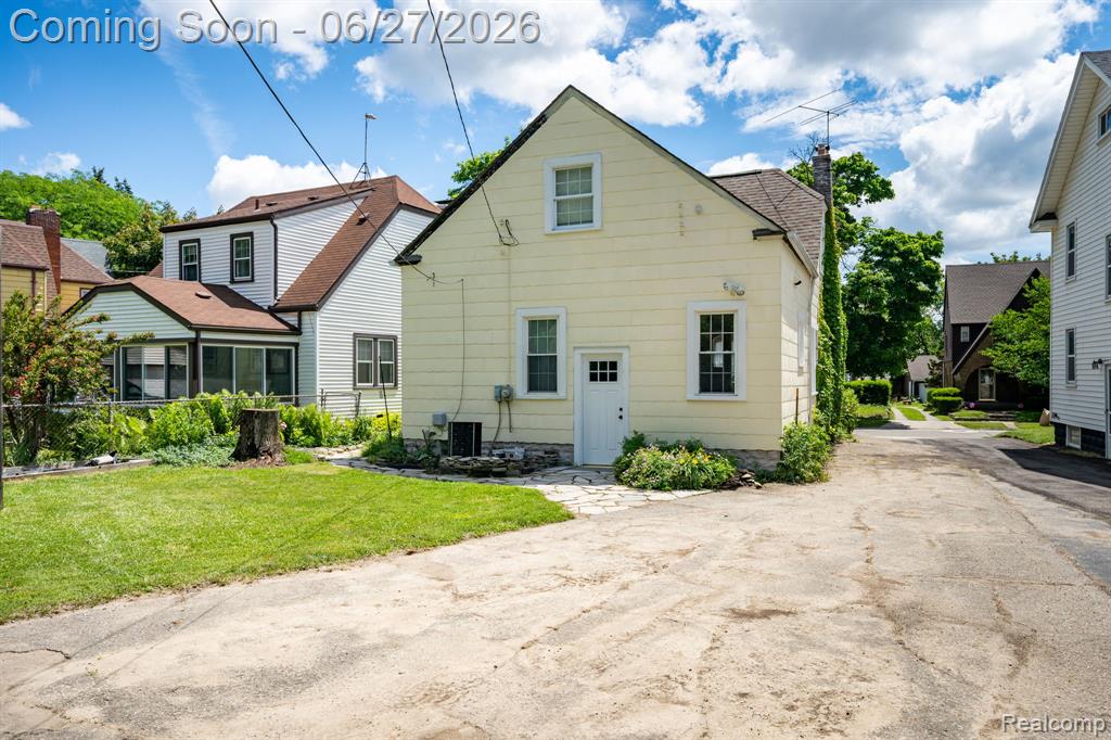 39 Mohawk Road Pontiac, MI 48341 - Photo 26 of 32