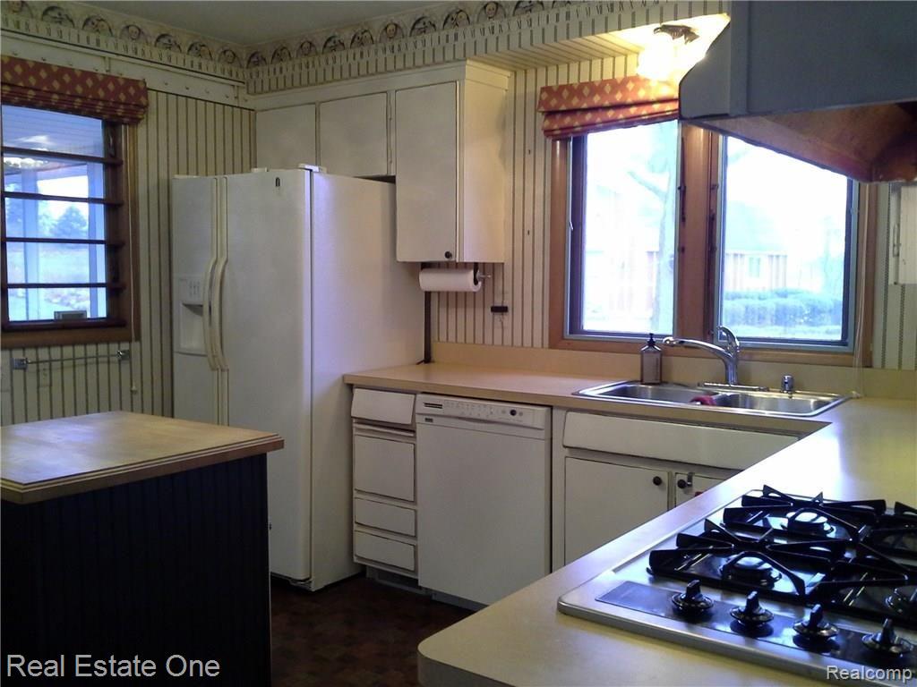 36900 West Eleven Mile Road Farmington, MI 48331 - Photo 22 of 70