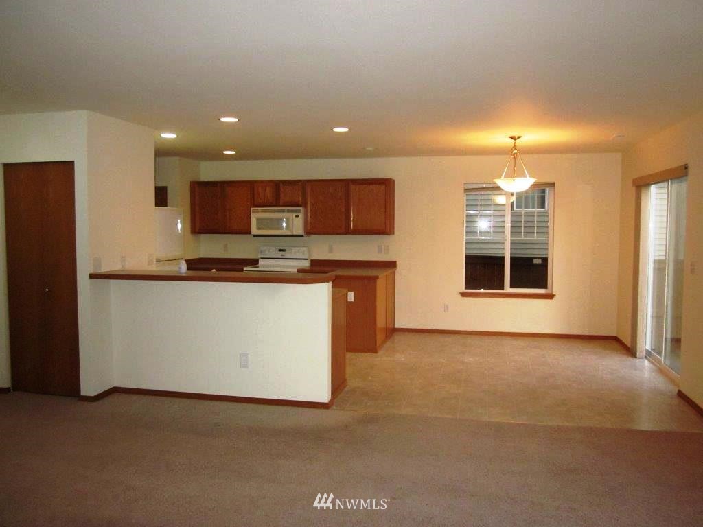 2715 Northeast 2nd Street Renton, WA 98056 - Photo 4 of 15 Gallery Image 4