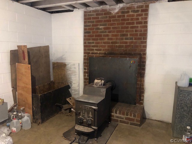 356 Wickham Road Bumpass, VA 23024 - Photo 10 of 15 a bathroom with a sink and a mirror