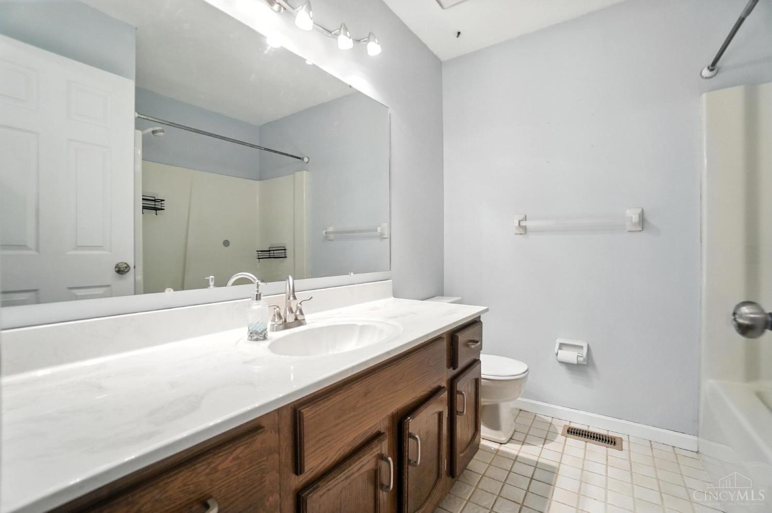 5819 Gaines Road Cincinnati, OH 45247 - Photo 42 of 69 Gallery Image 42