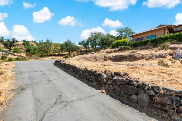 $950,000 | 170 Westgate Drive, Napa, CA 94558