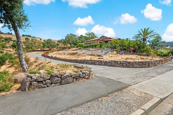 $950,000 | 170 Westgate Drive, Napa, CA 94558