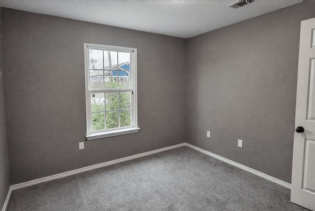 2518 Staples Street Houston, TX 77026 - Photo 13 of 22 an empty room with a window
