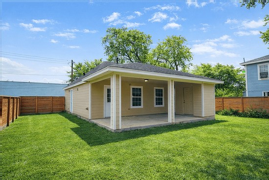 2518 Staples Street Houston, TX 77026 - Photo 9 of 22 a view of a house with yard and a garden