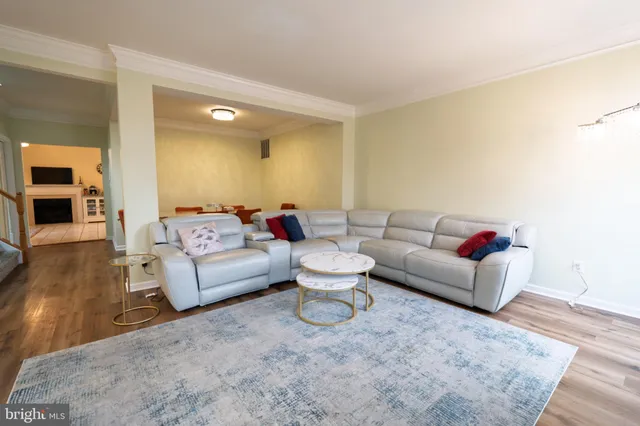 $769,999 | 43793 Steinbeck Square, Ashburn, VA 20147