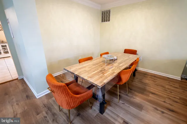 $769,999 | 43793 Steinbeck Square, Ashburn, VA 20147