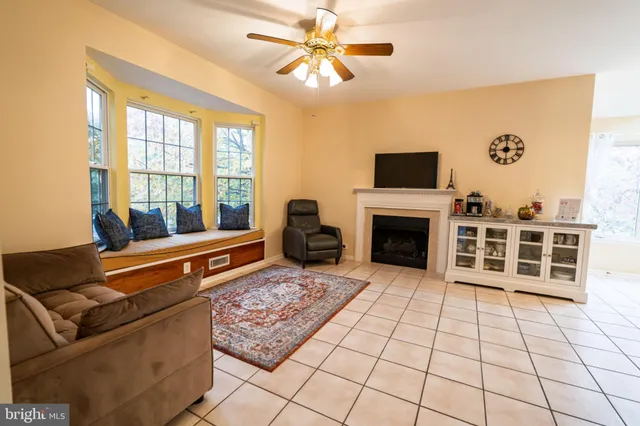 $769,999 | 43793 Steinbeck Square, Ashburn, VA 20147