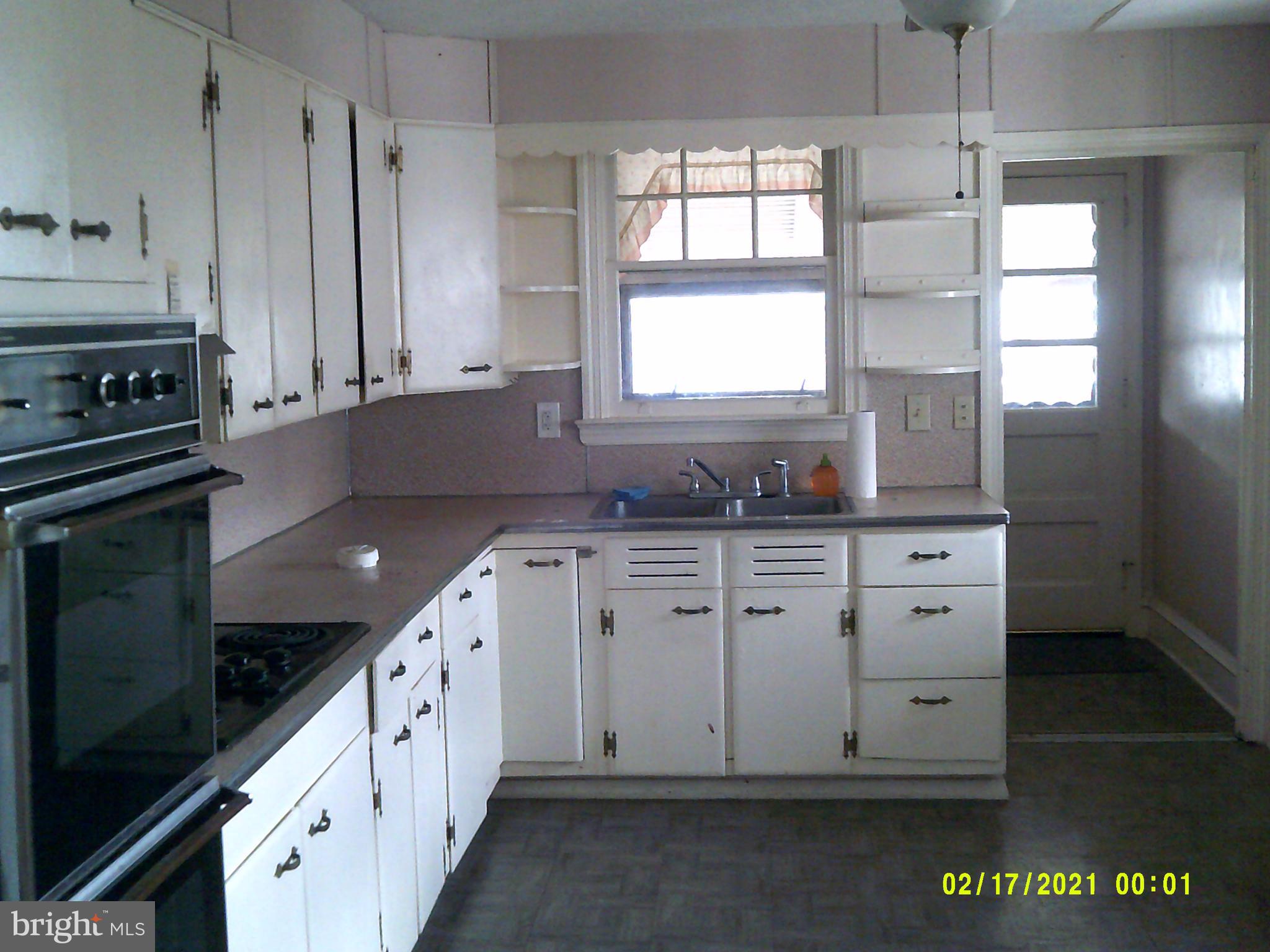30 Chestnut Street Pottstown, PA 19464 - Photo 2 of 6 Gallery Image 2