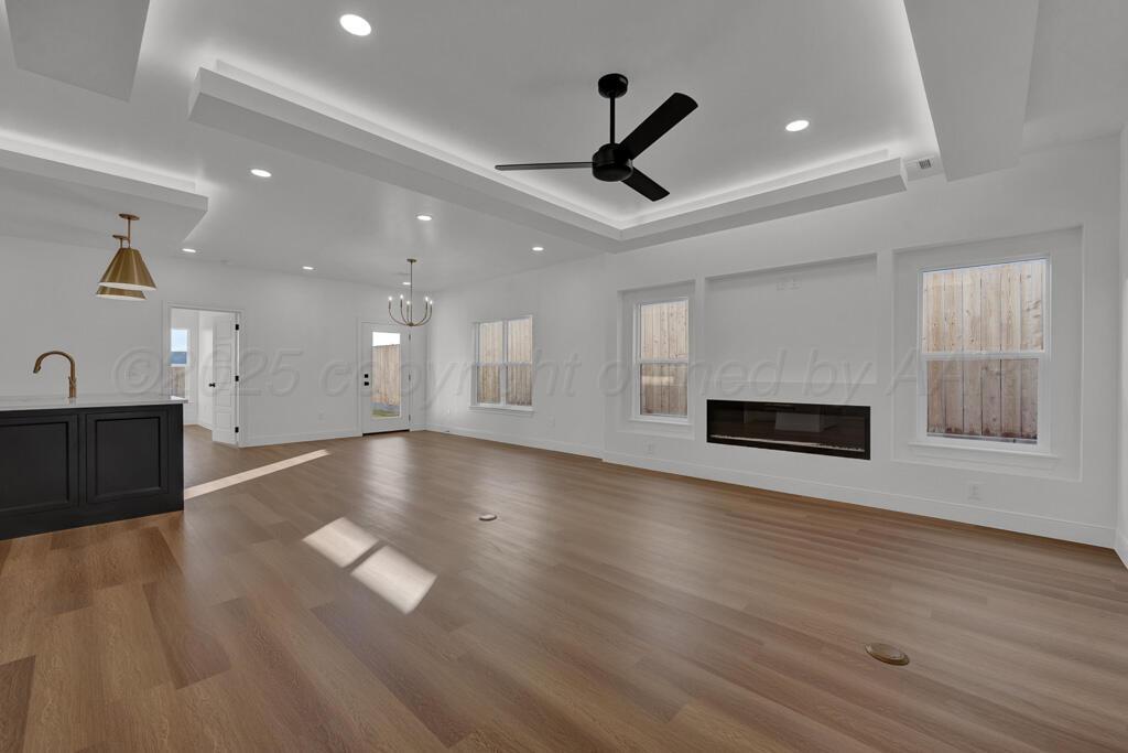 4709 Carmel Avenue Amarillo, TX 79110 - Photo 3 of 23 Living room