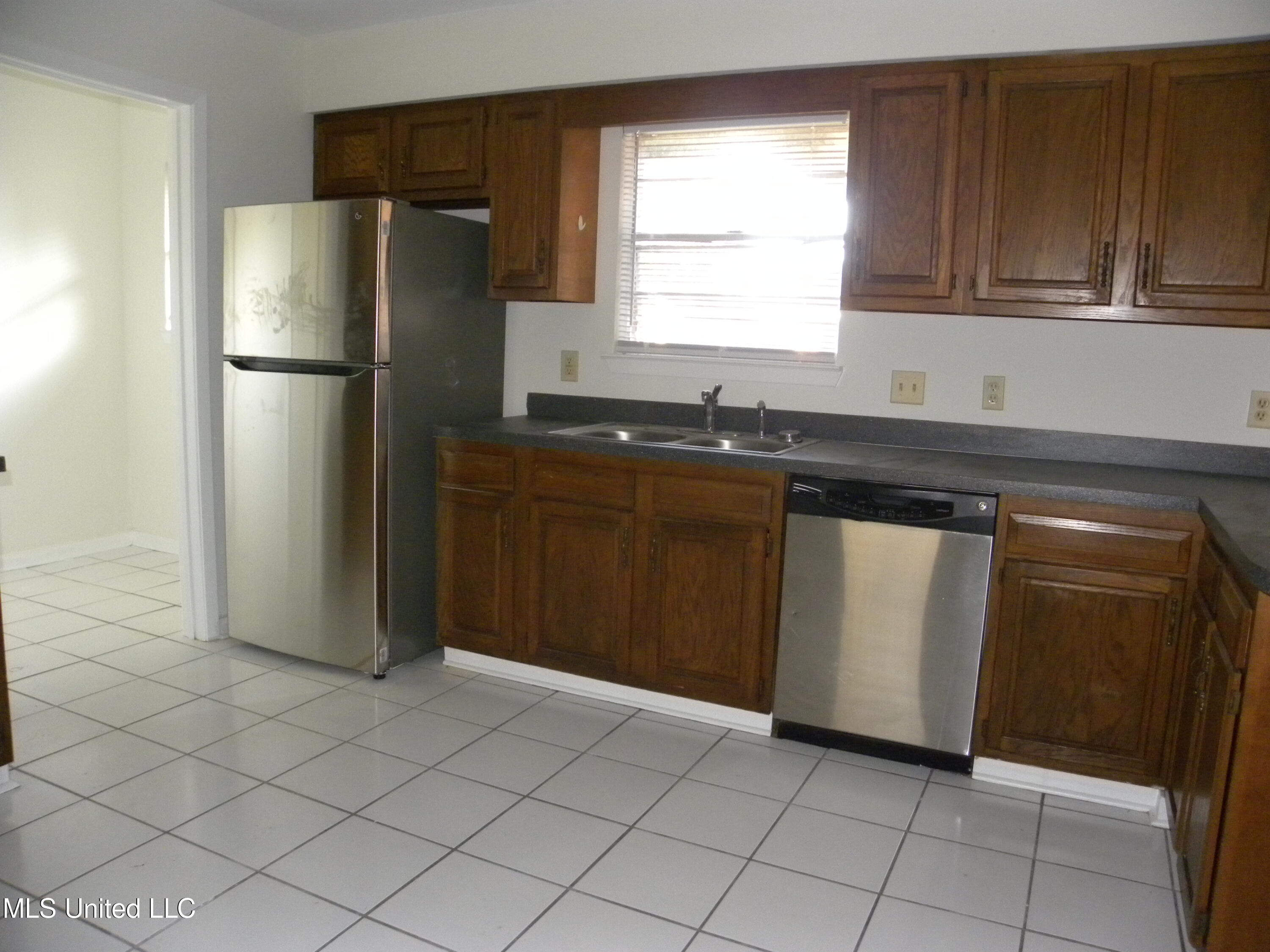 2507 Parkway Road Biloxi, MS 39531 - Photo 10 of 38 DSCN8241