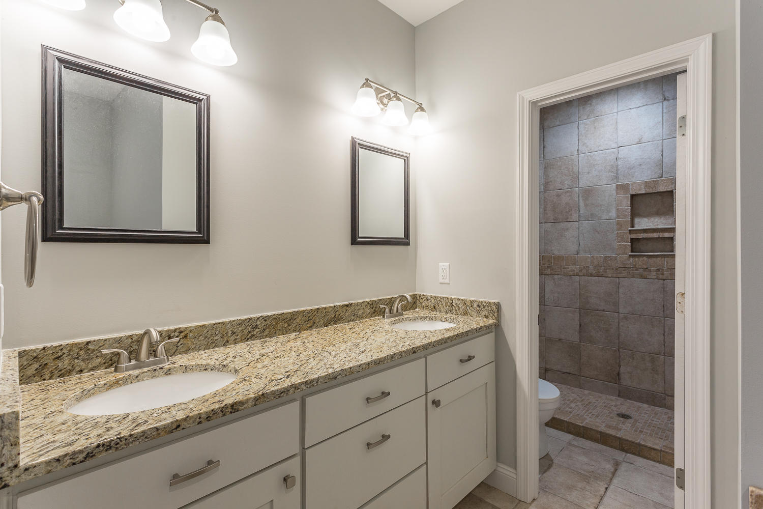 1081 Williams Road Summerville, GA 30747 - Photo 30 of 42 Master Bath