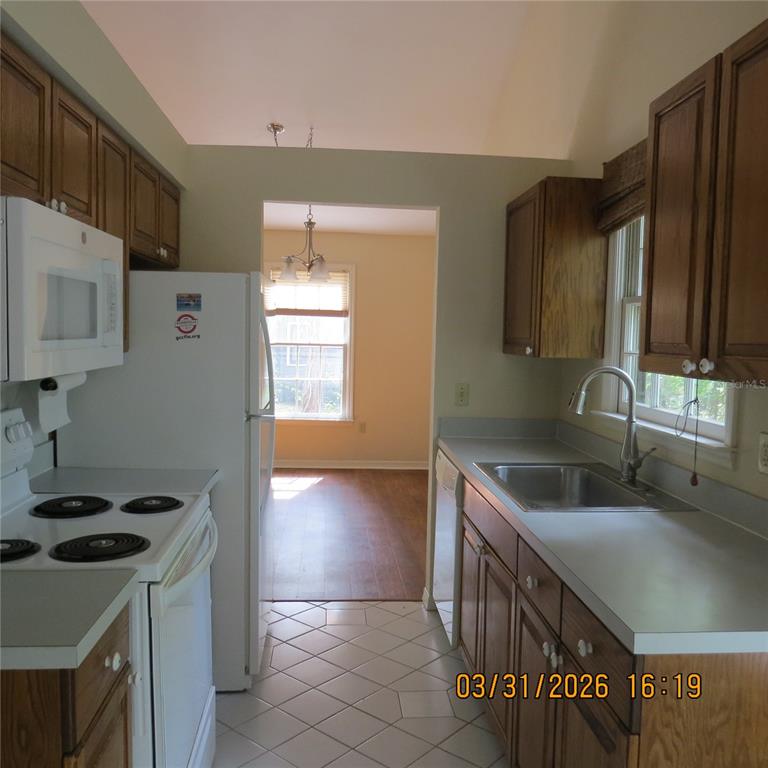 4546 Southwest 84 Drive Gainesville, FL 32608 - Photo 8 of 38
