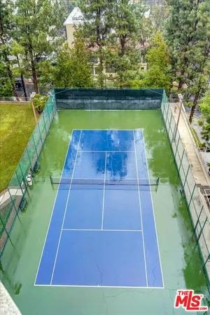 a view of an outdoor space