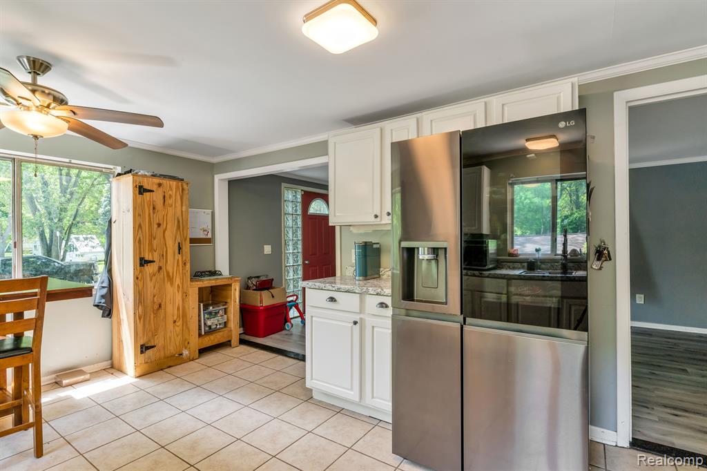 526 East Baker Road Highland, MI 48357 - Photo 3 of 20