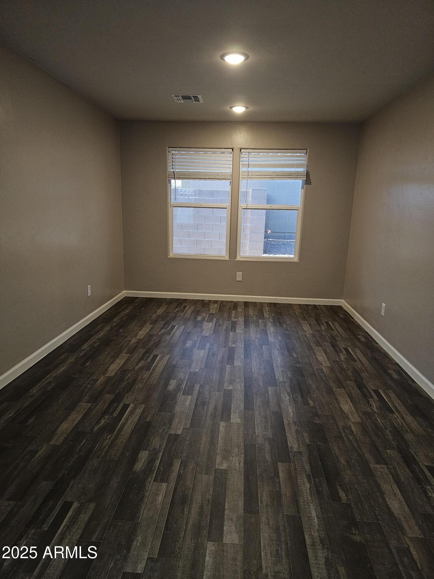 1413 Sheep Wash Way Benson, AZ 85602 - Photo 2 of 18 DINING