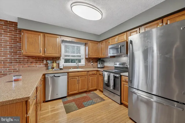 $600,000 | 16219 Sunny Knoll Drive, Dumfries, VA 22025