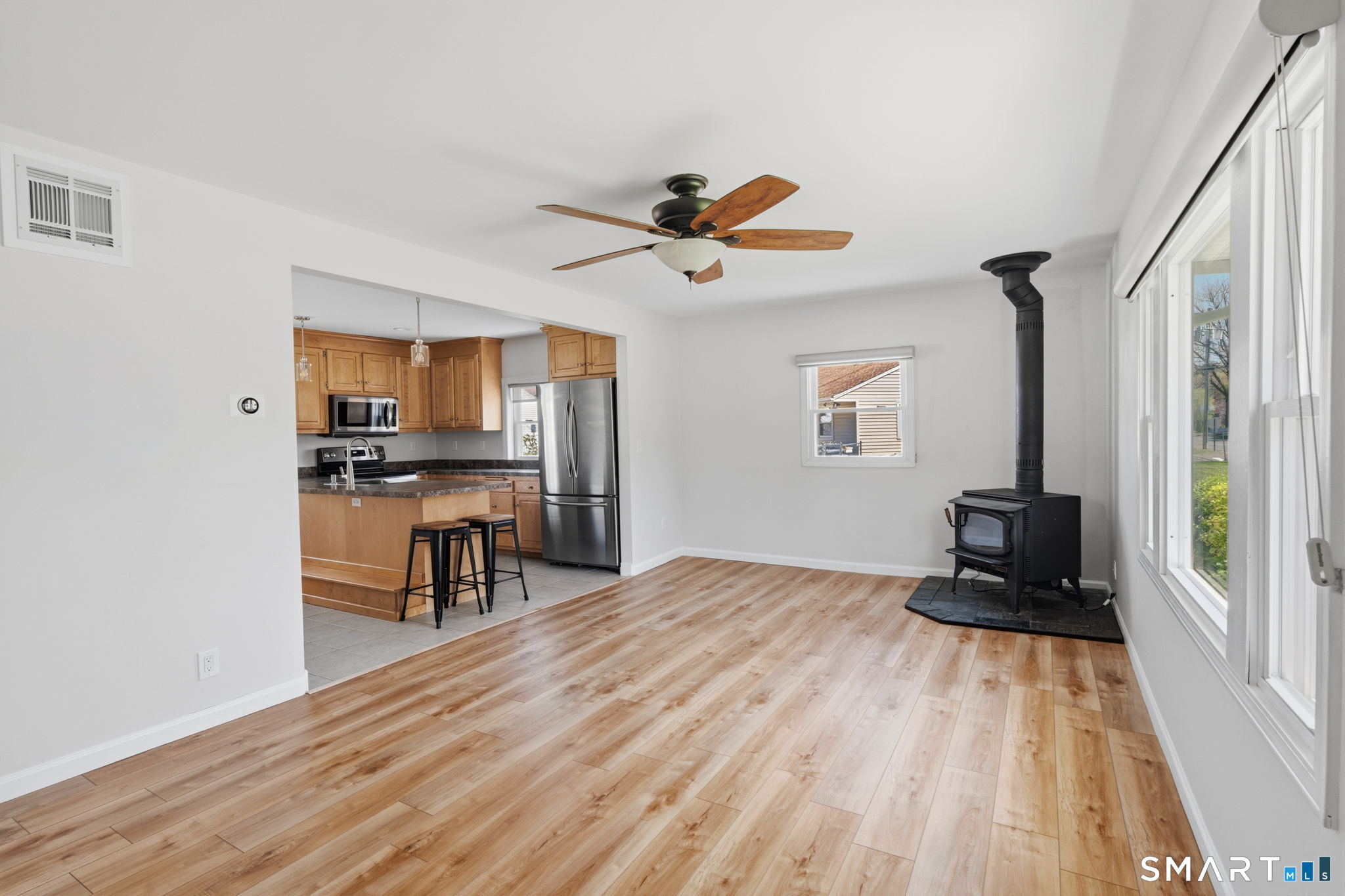 140 Shuttle Meadow Road Plainville, CT 06062 - Photo 5 of 34