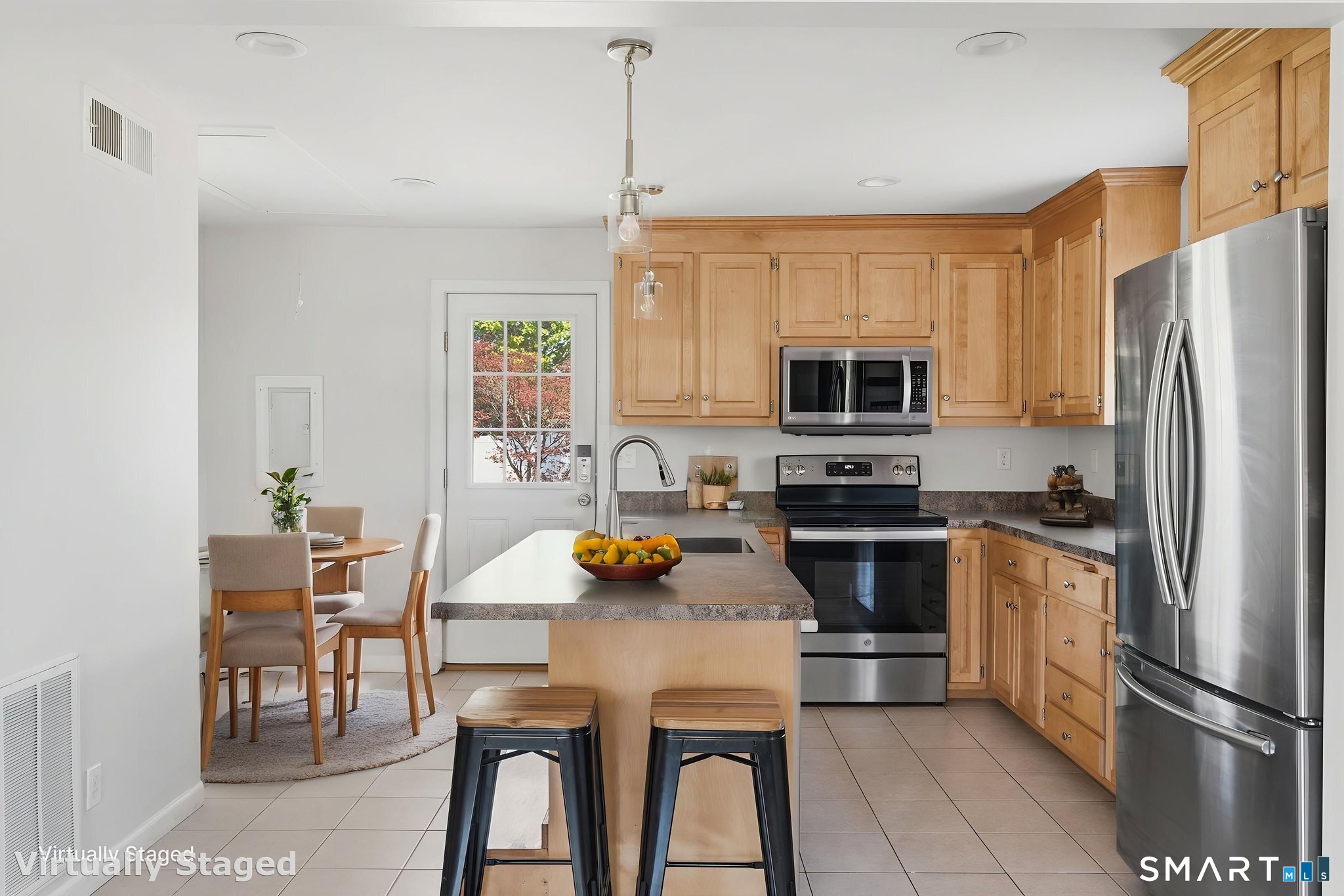 140 Shuttle Meadow Road Plainville, CT 06062 - Photo 6 of 34