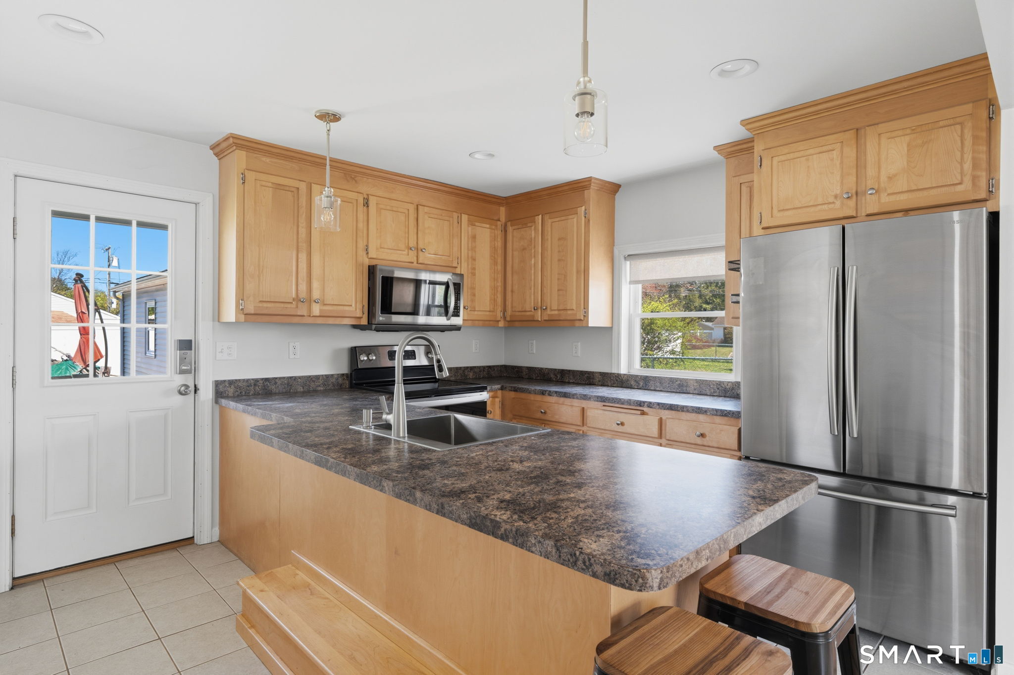 140 Shuttle Meadow Road Plainville, CT 06062 - Photo 8 of 34