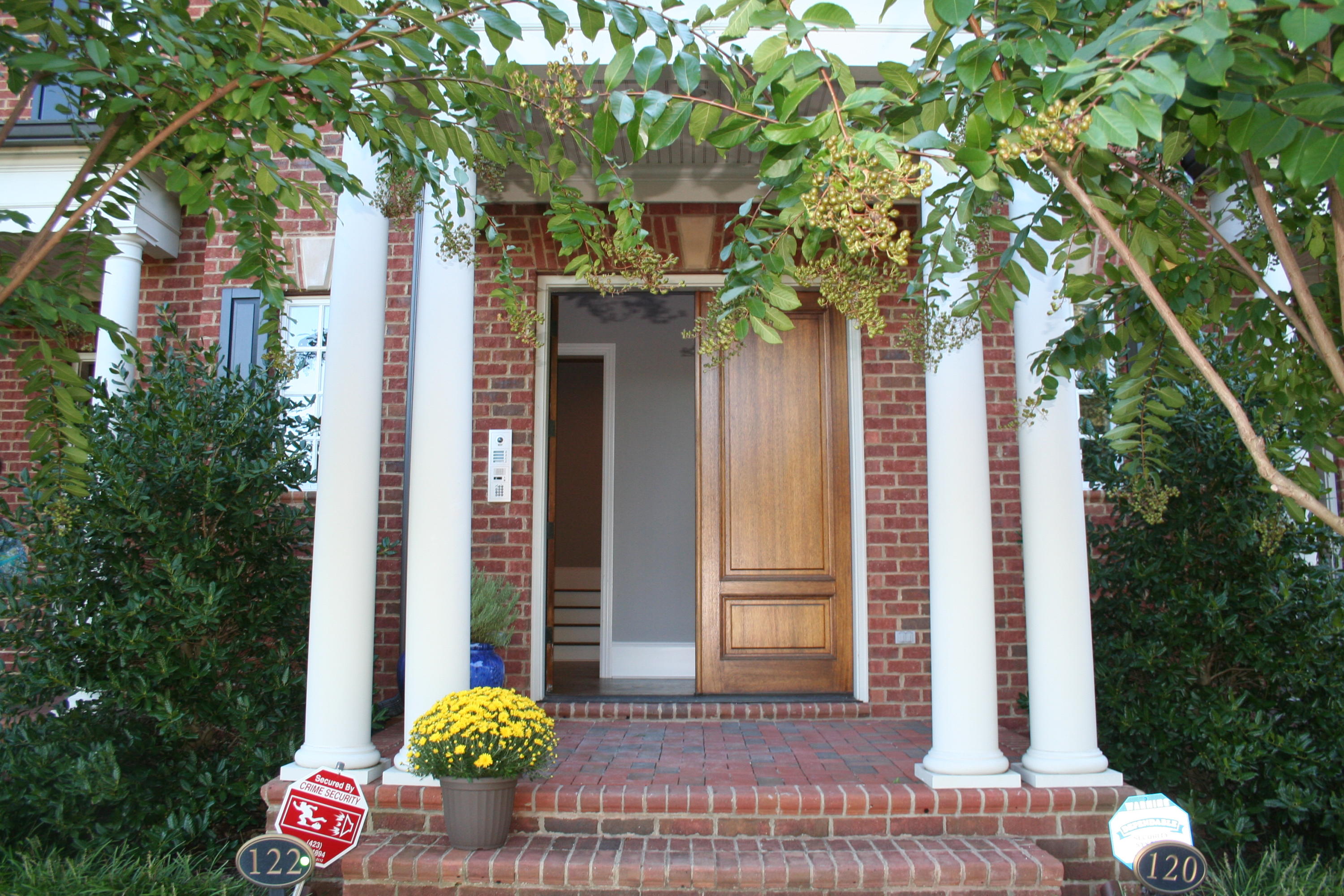 554 Whitehall Road, Unit 120 Chattanooga, TN 37405 - Photo 1 of 8 2016-09-28 23.00.02