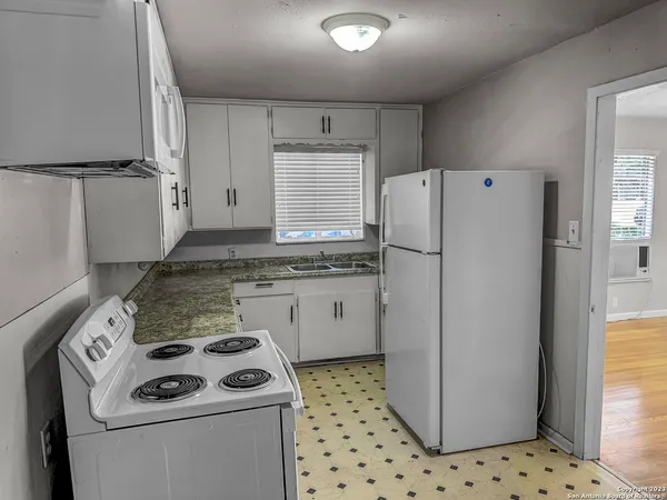 $1,100 | 2016 West Olmos Drive, San Antonio, TX 78201