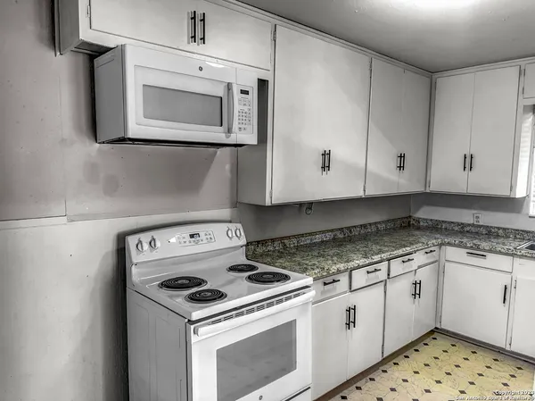 $1,100 | 2016 West Olmos Drive, San Antonio, TX 78201