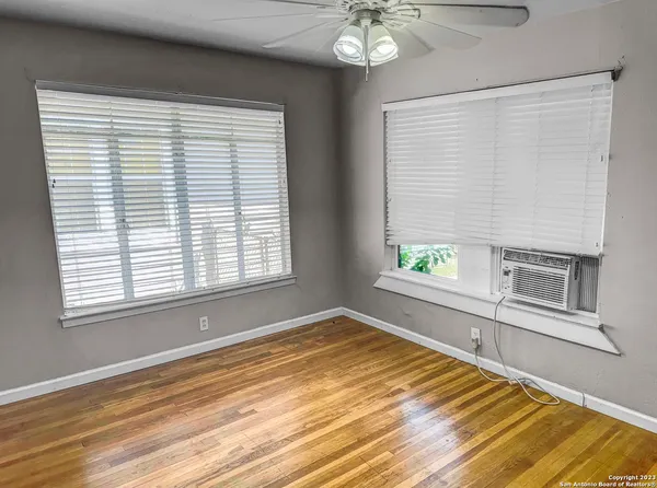 $1,100 | 2016 West Olmos Drive, San Antonio, TX 78201