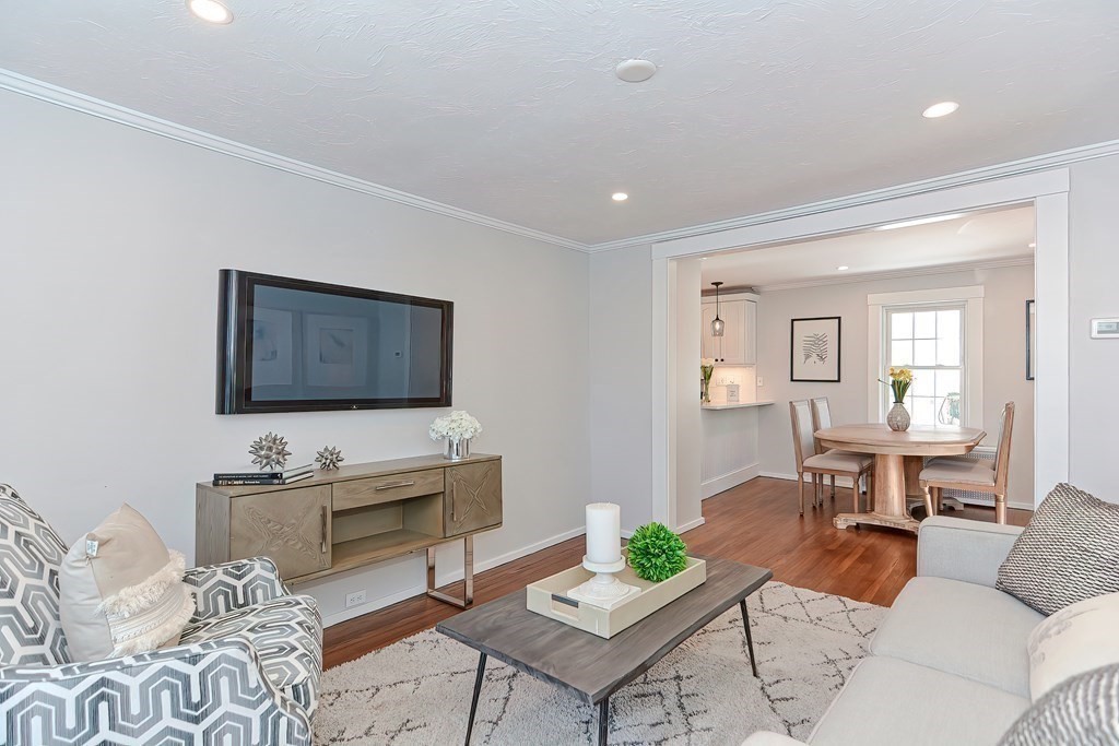 241 College Farm Road Waltham, MA 02451 - Photo 4 of 39 Gallery Image 4