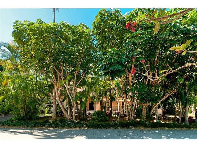 3626 Bayview Road Coconut Grove, FL 33133 - Photo 3 of 24 Gallery Image 3