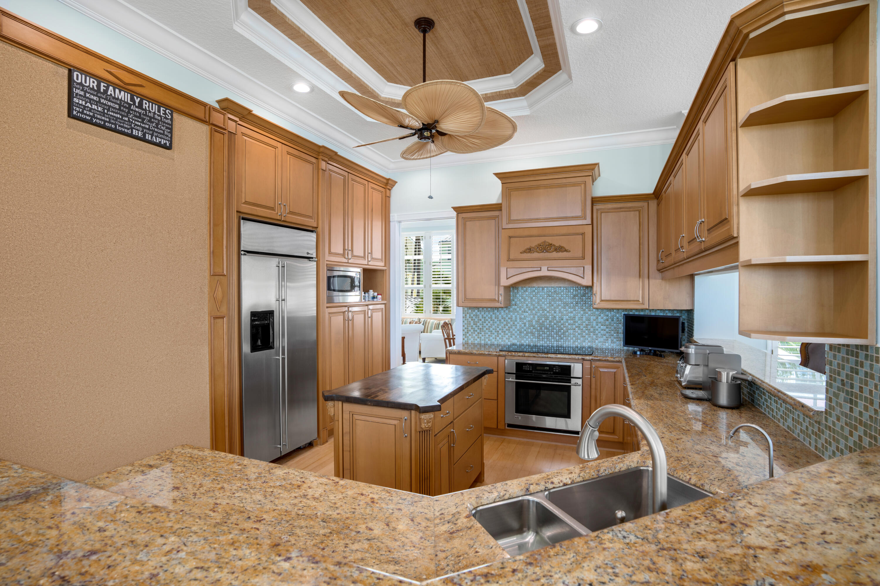 2875 Marina Circle Lighthouse Point, FL 33064 - Photo 14 of 47 Kitchen 2nd floor