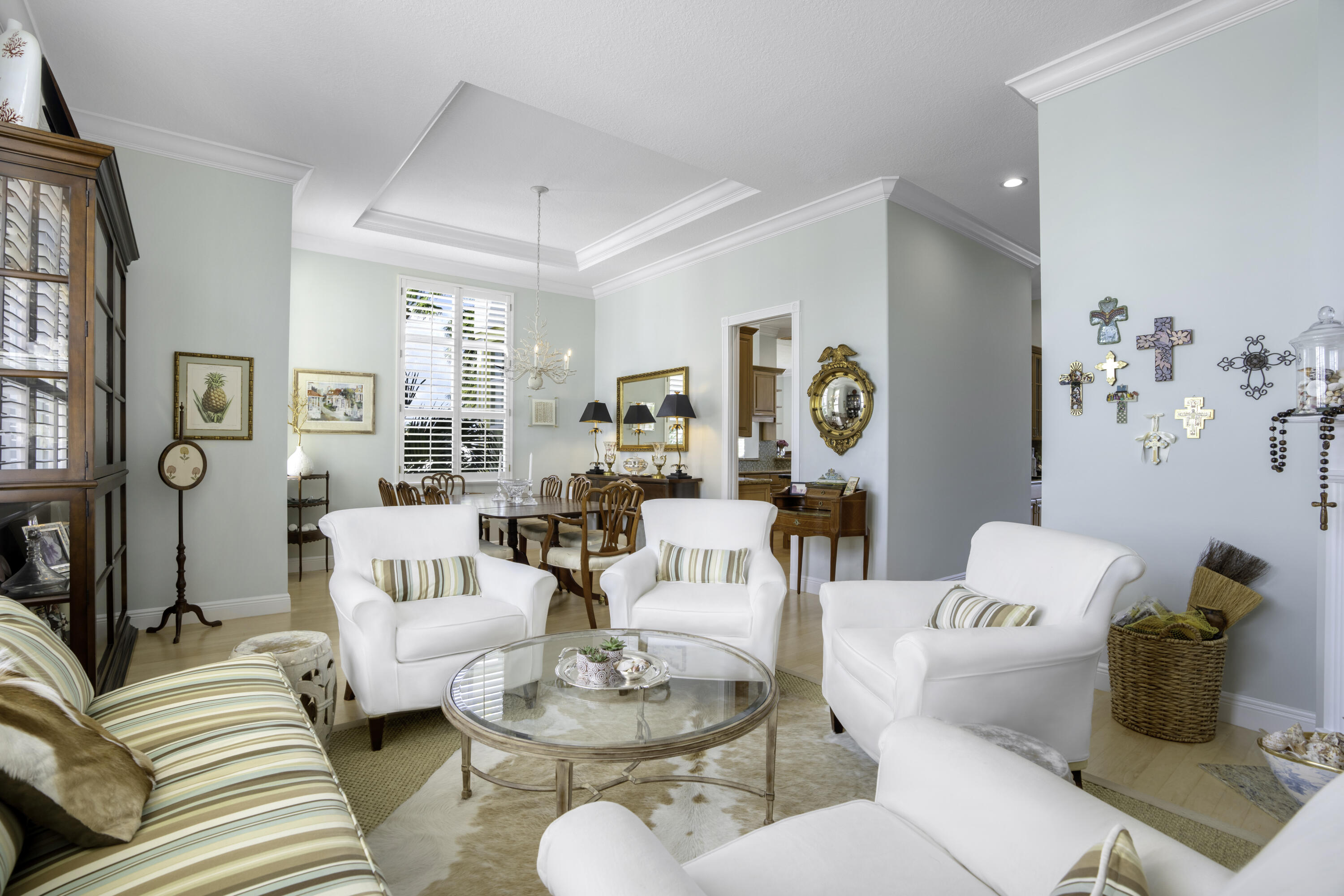 2875 Marina Circle Lighthouse Point, FL 33064 - Photo 19 of 47 Formal living room 2nd floor