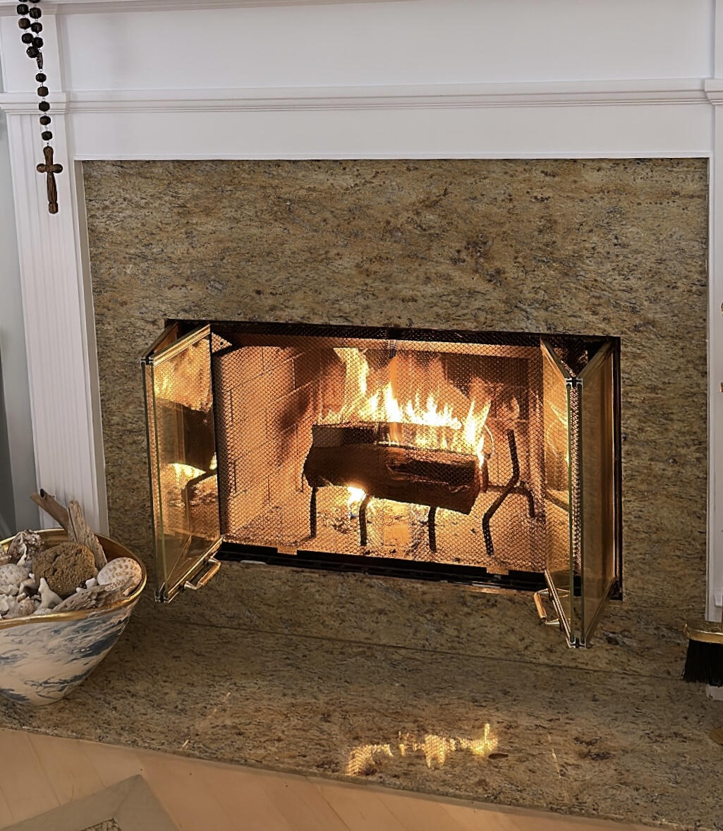 2875 Marina Circle Lighthouse Point, FL 33064 - Photo 20 of 47 Woodburning fireplace in Livingroom