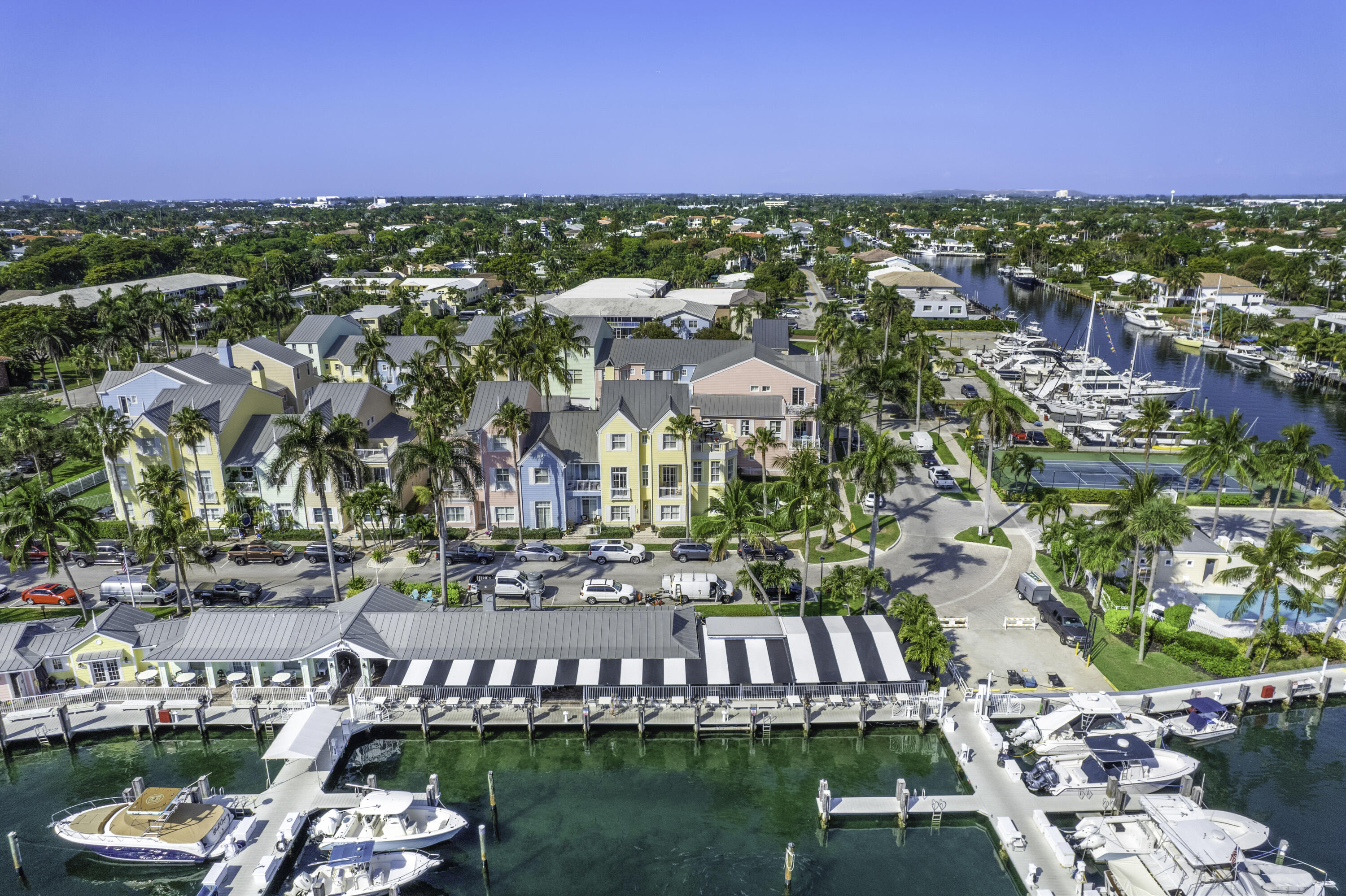2875 Marina Circle Lighthouse Point, FL 33064 - Photo 38 of 47 Aerial view looking West