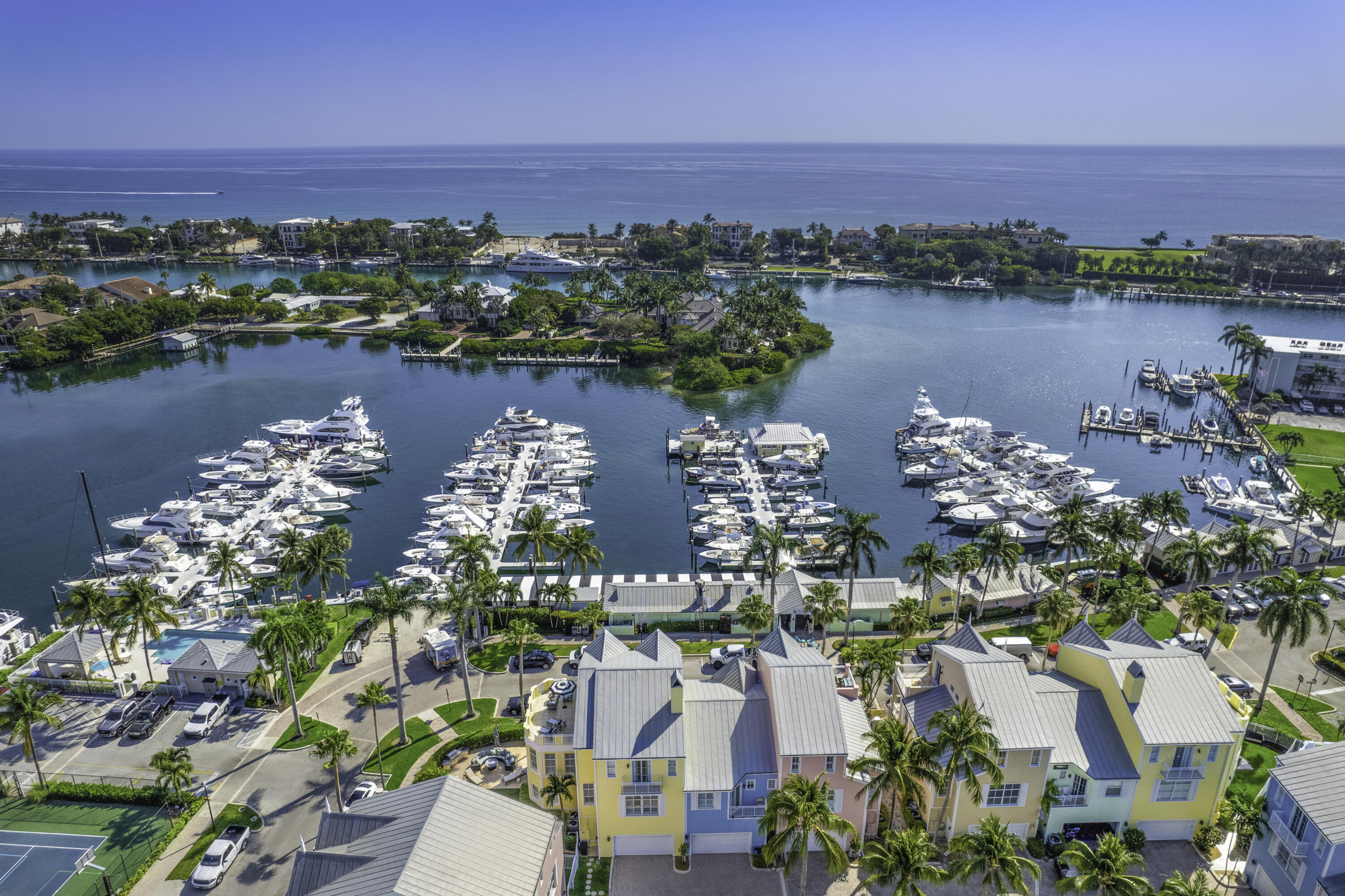 2875 Marina Circle Lighthouse Point, FL 33064 - Photo 39 of 47 Aerial view looking East